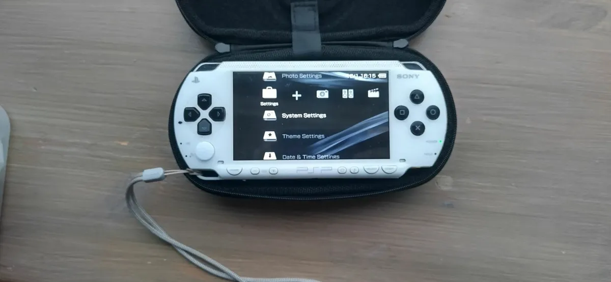 Psp Modded White 64gb Games - Image 2
