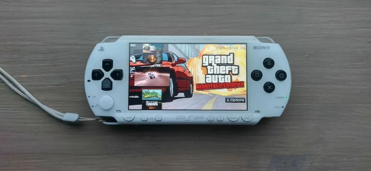 Psp Modded White 64gb Games - Image 1