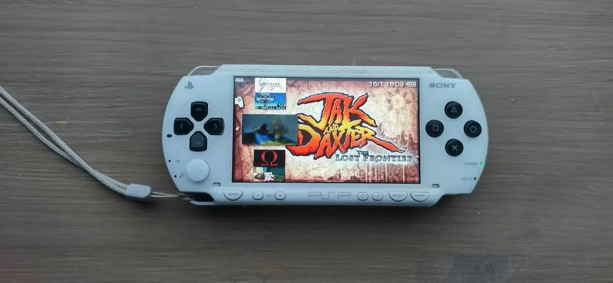 Psp Modded White 64gb Games - Image 4