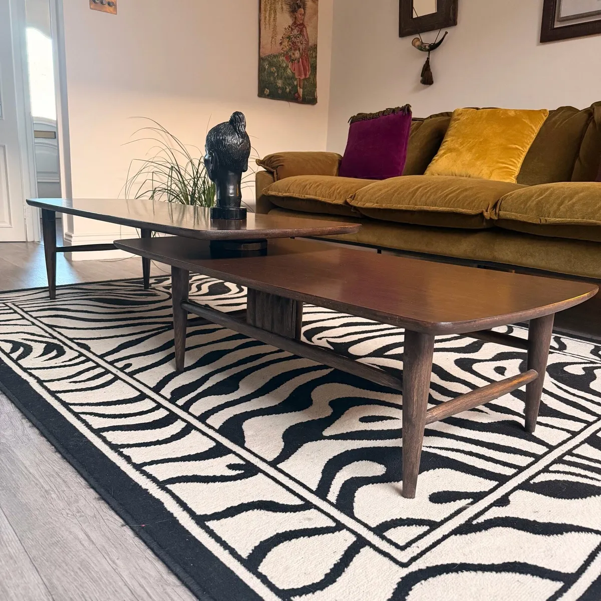 Mid Century Switchblade Extendable Coffee Table - Image 4