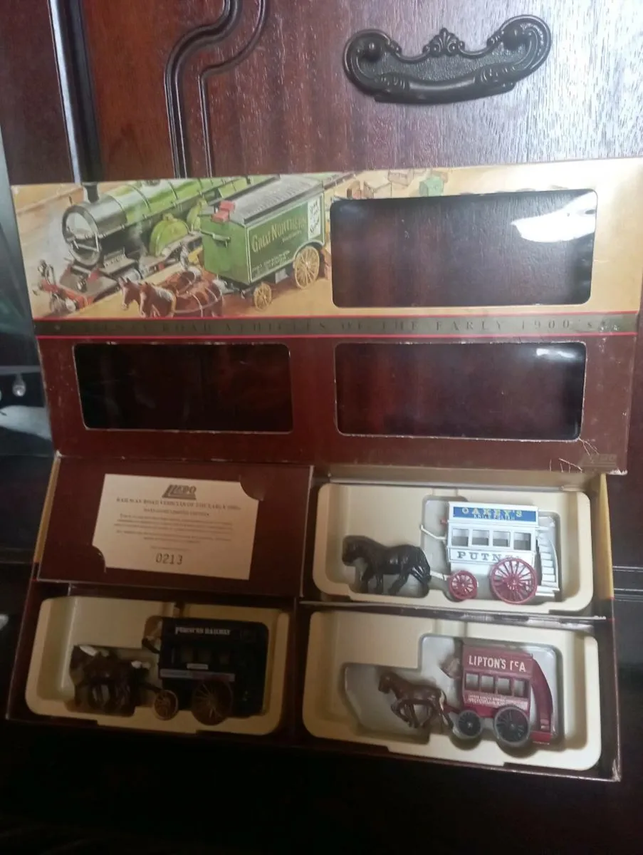 ARNOTTS BISCUITS 125TH ANNIVERSARY - Image 1