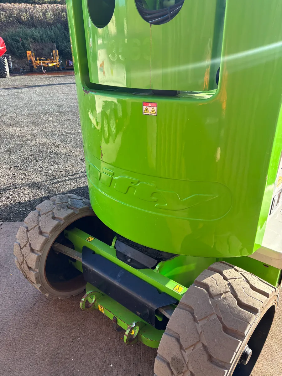 2016 Niftylift HR17N Hybrid Articulating Boom Lift - Image 4