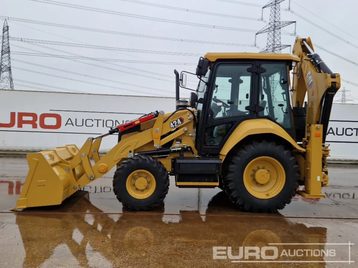 2025 CAT 424 - Image 2