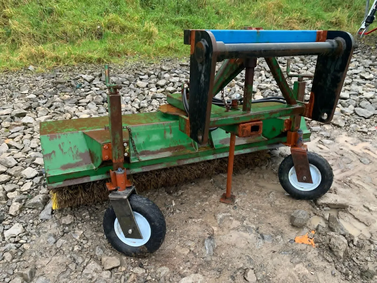 SUTON 1.8M HYD DRIVE BRUSH - Image 1