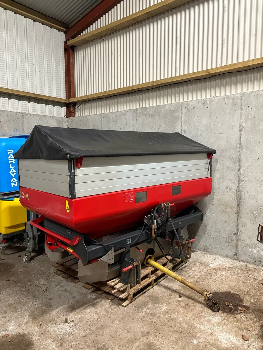 Vicon 2 tonne spreader - Image 1