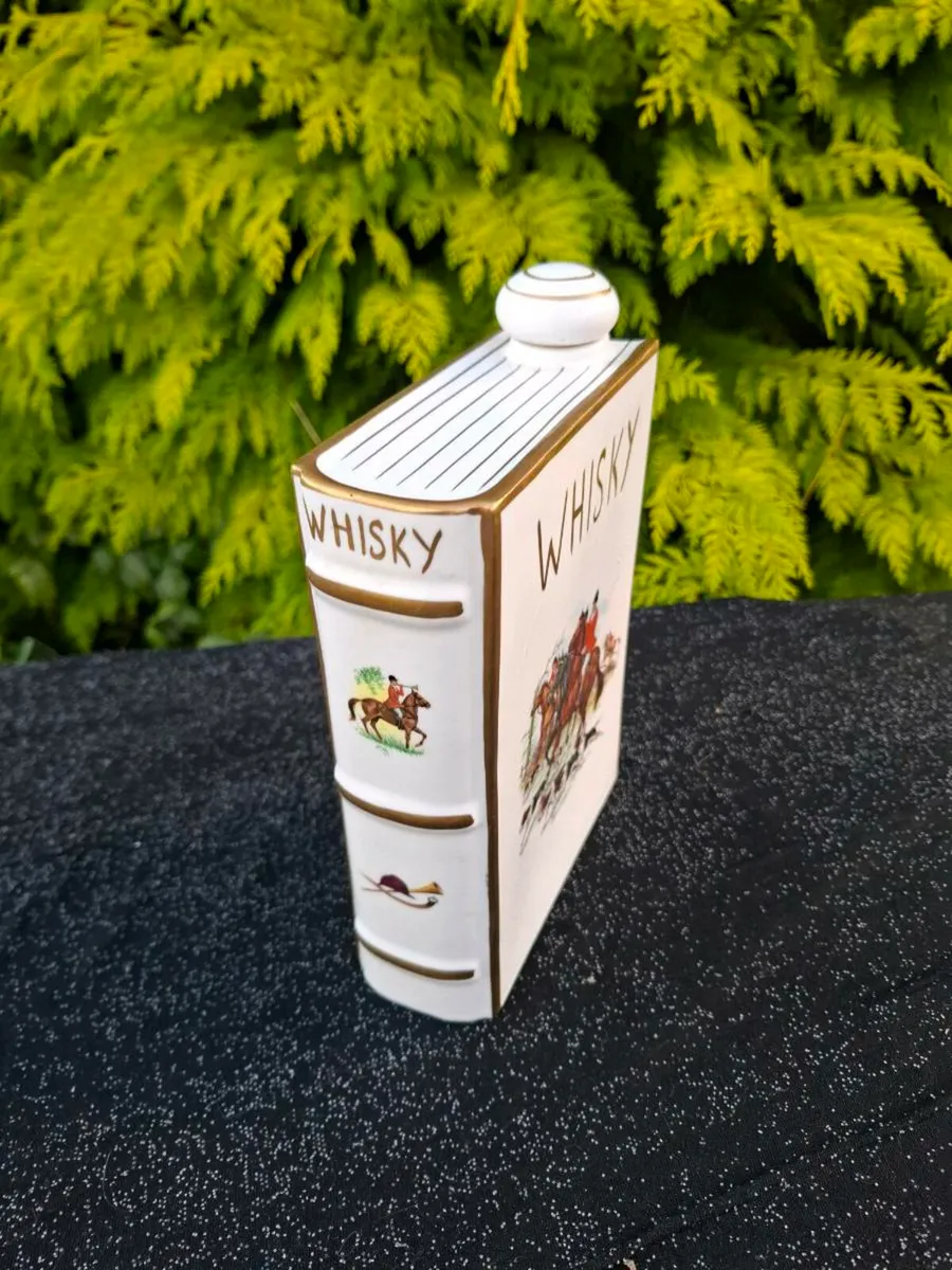 Porcelain whiskey bottle - Image 2