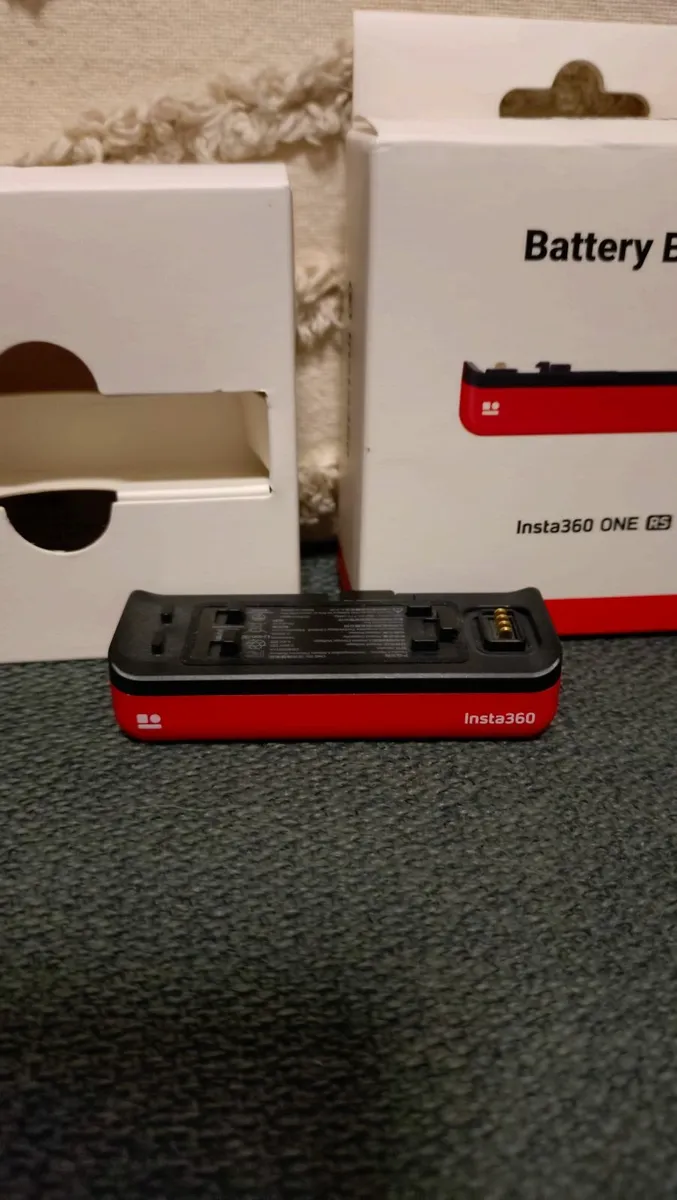 Insta 360 one rs battery base - Image 2