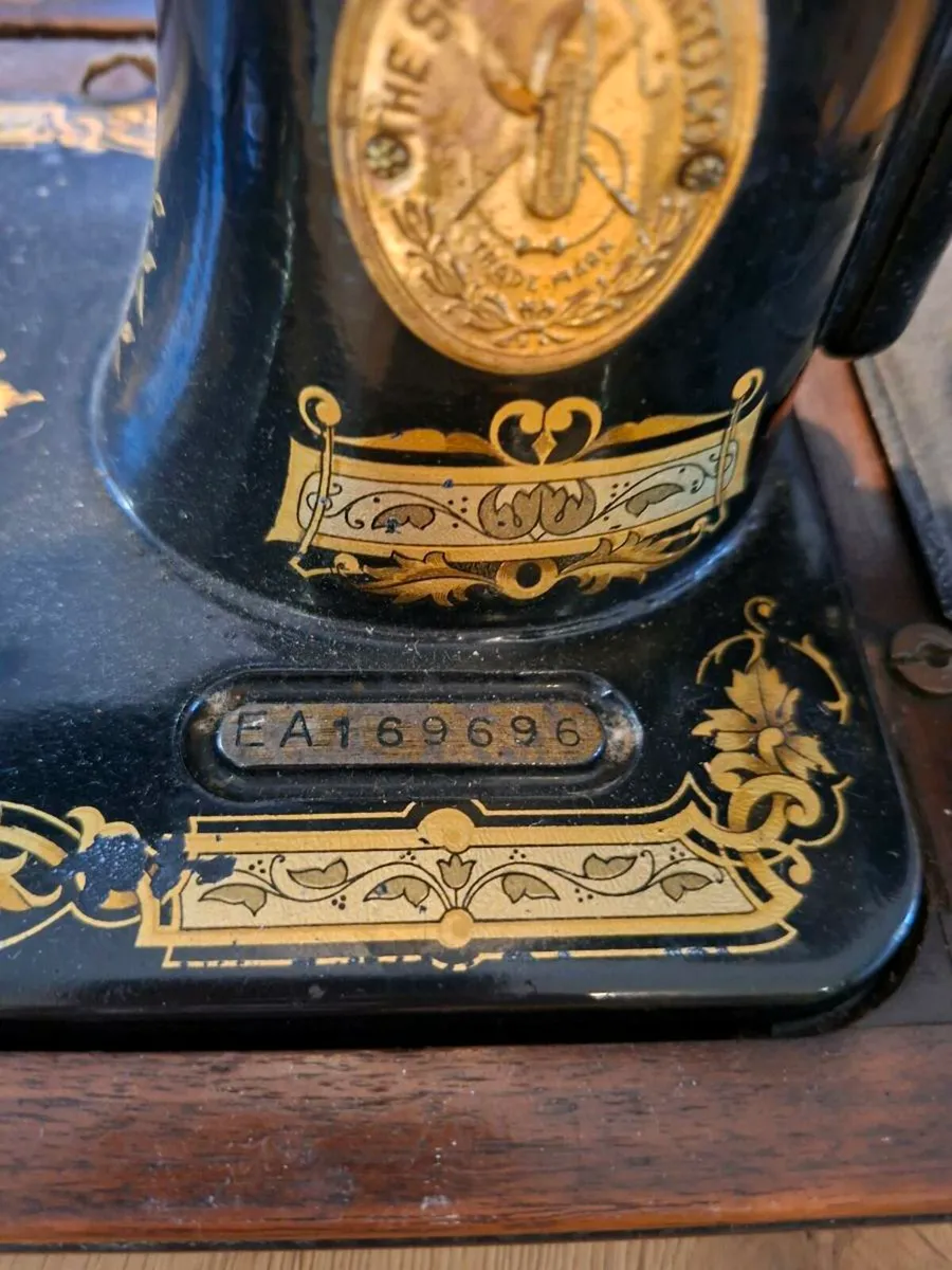 28k singer sewing machine rare - Image 2