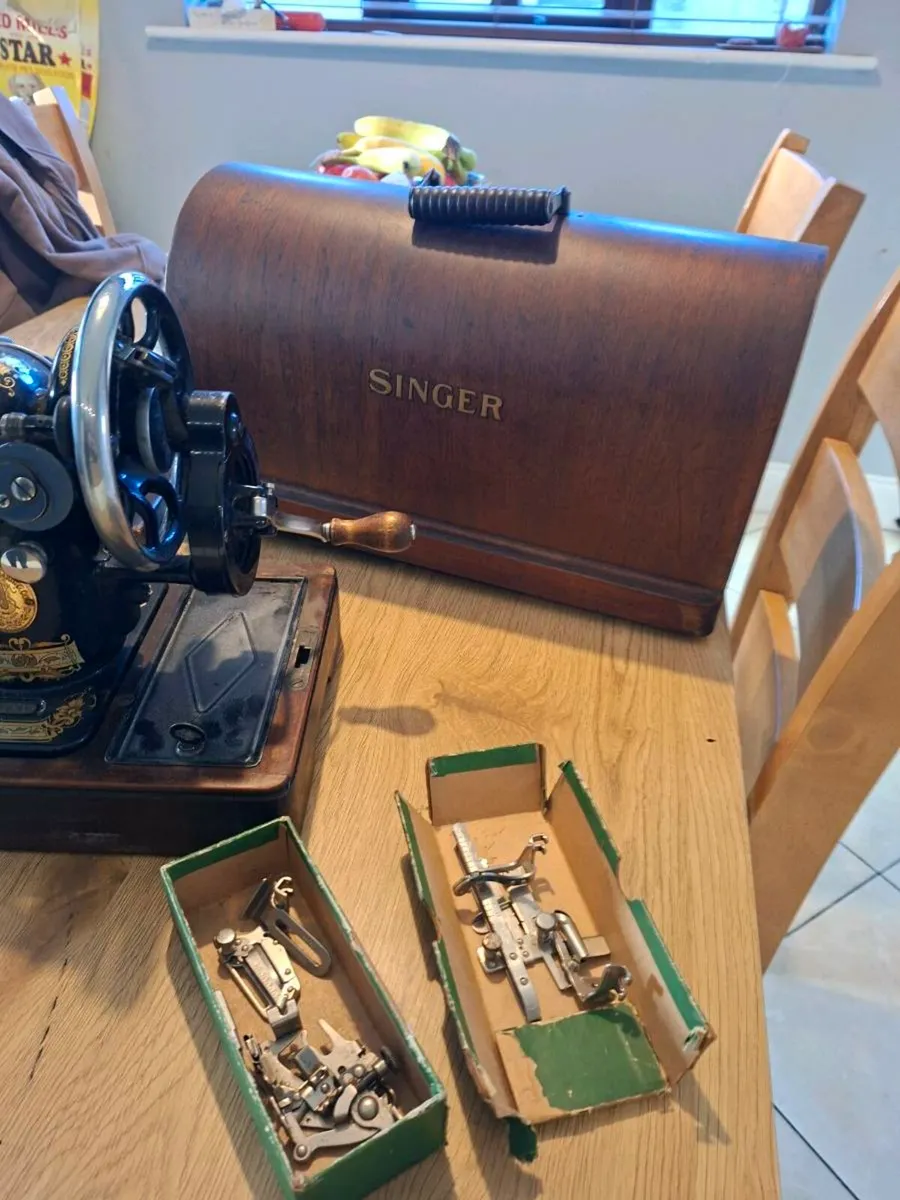 28k singer sewing machine rare - Image 4