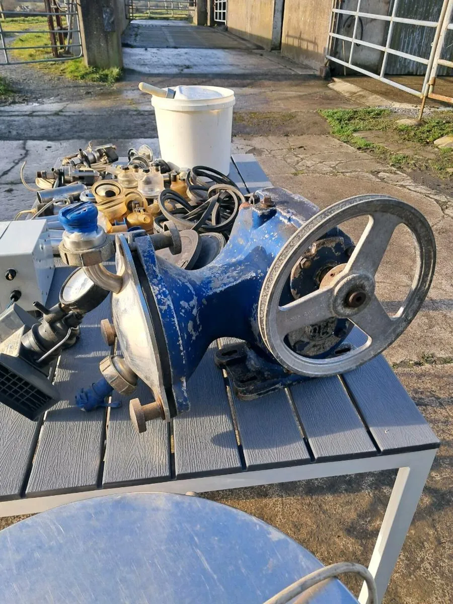 Milking parlour equipment - Image 1
