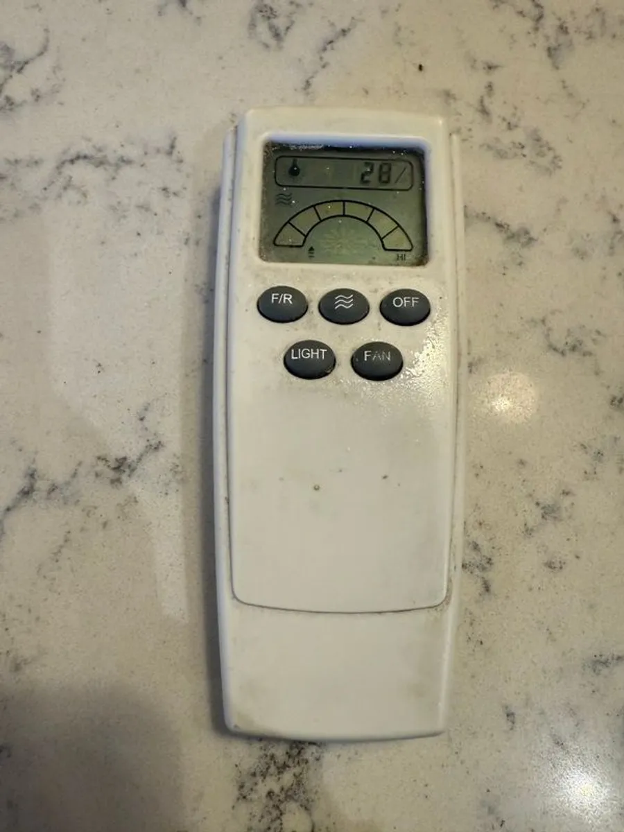 Remote controlled ceiling fan - Image 2