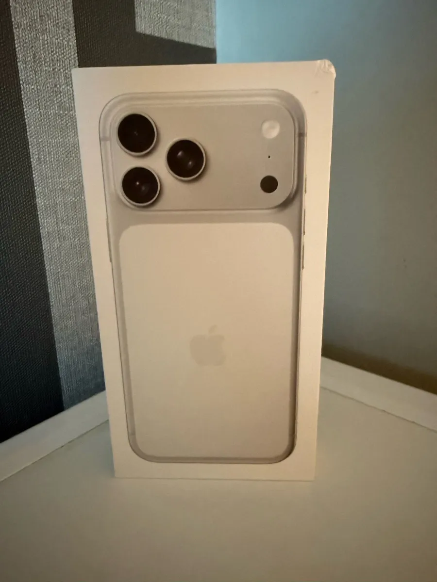 NEW Apple iPhone 17 PRO MAX (SIM FREE) - Image 3