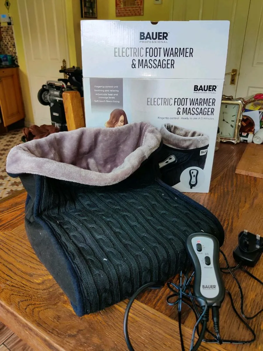 ELECTRIC FOOT WARMER & MASSAGER, Still In Box ! - Image 1