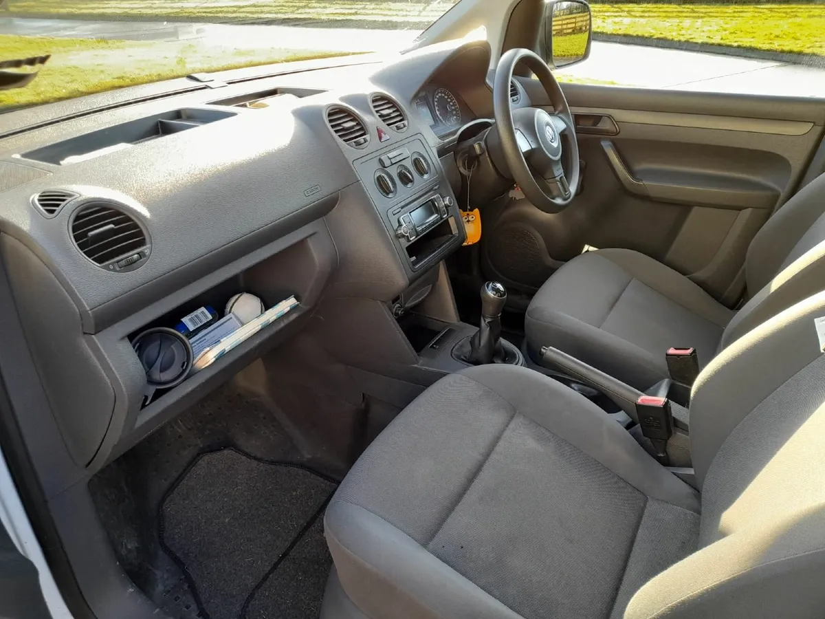 Volkswagen Caddy 2014 - Image 2