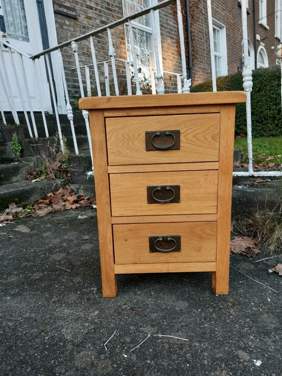 Oak locker - Image 1