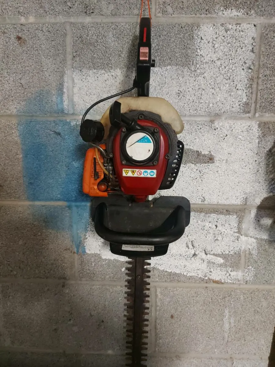 Hedge trimmer - Image 1