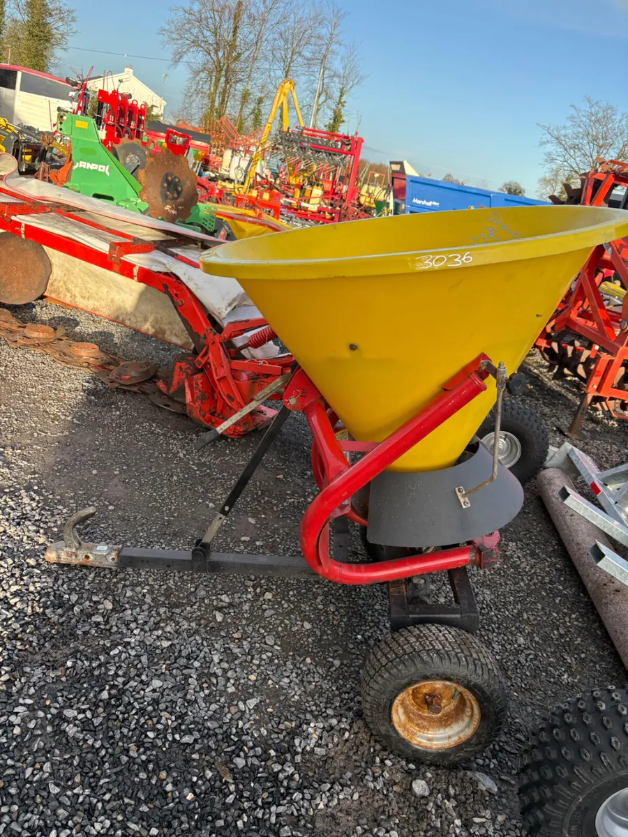 Wessex quad fertiliser spreader - Image 2