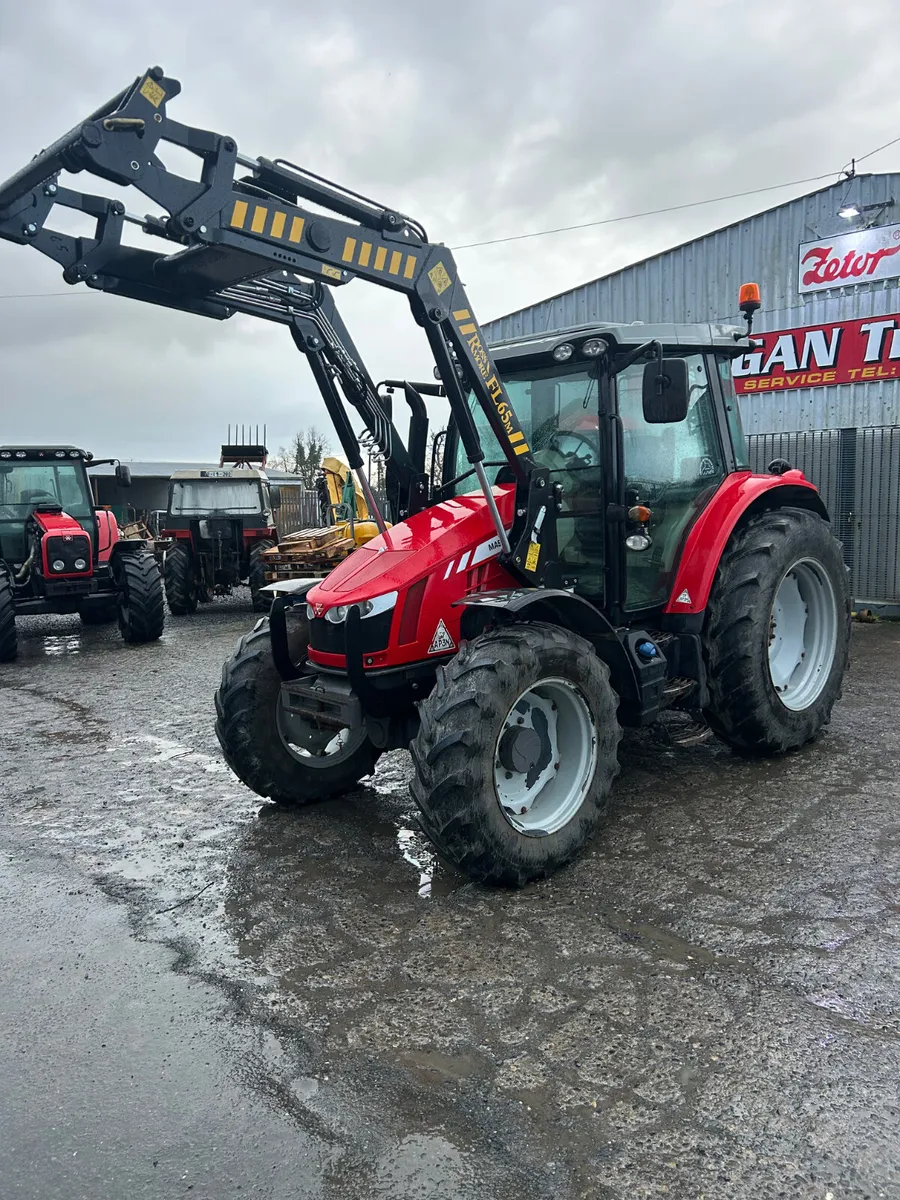 2017 Massey Ferguson 5712 SL c/w New loader - Image 1