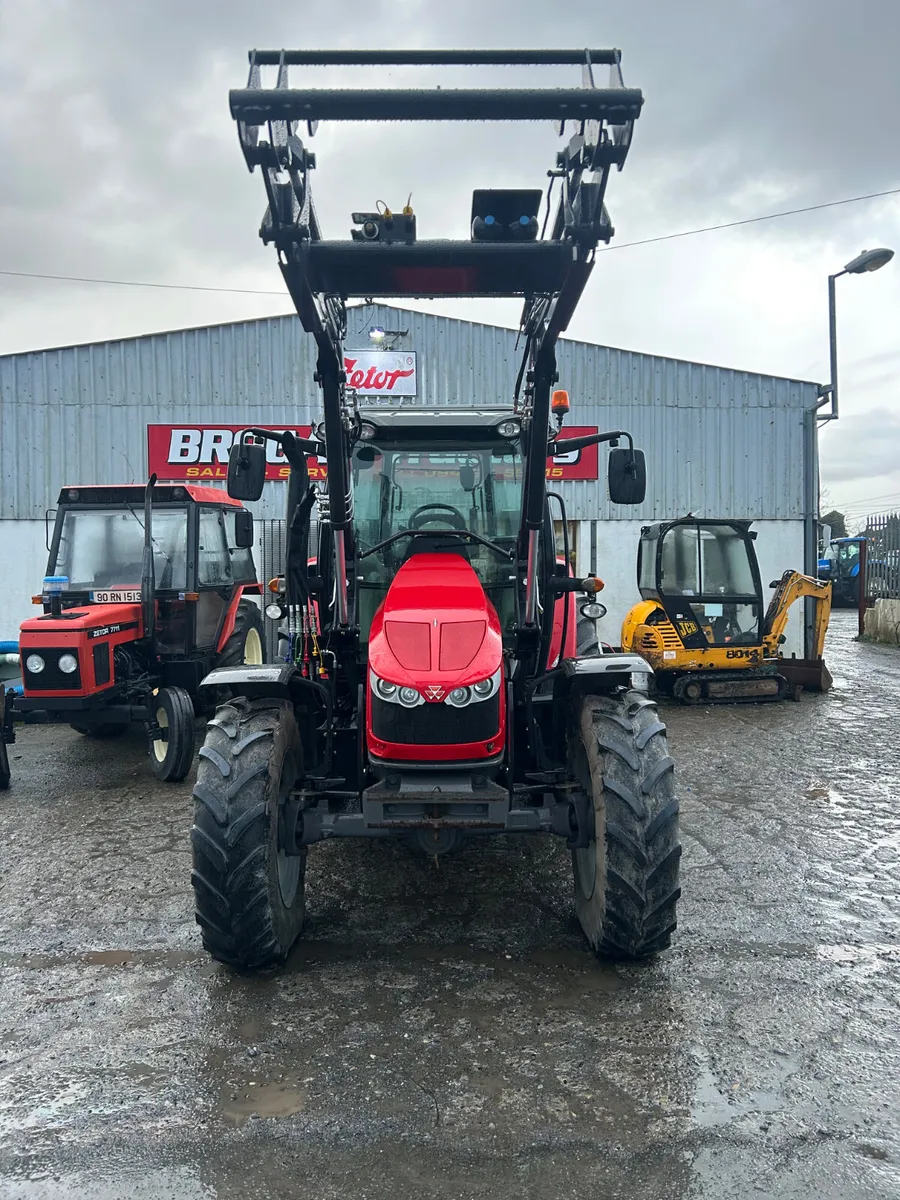 2017 Massey Ferguson 5712 SL c/w New loader - Image 3