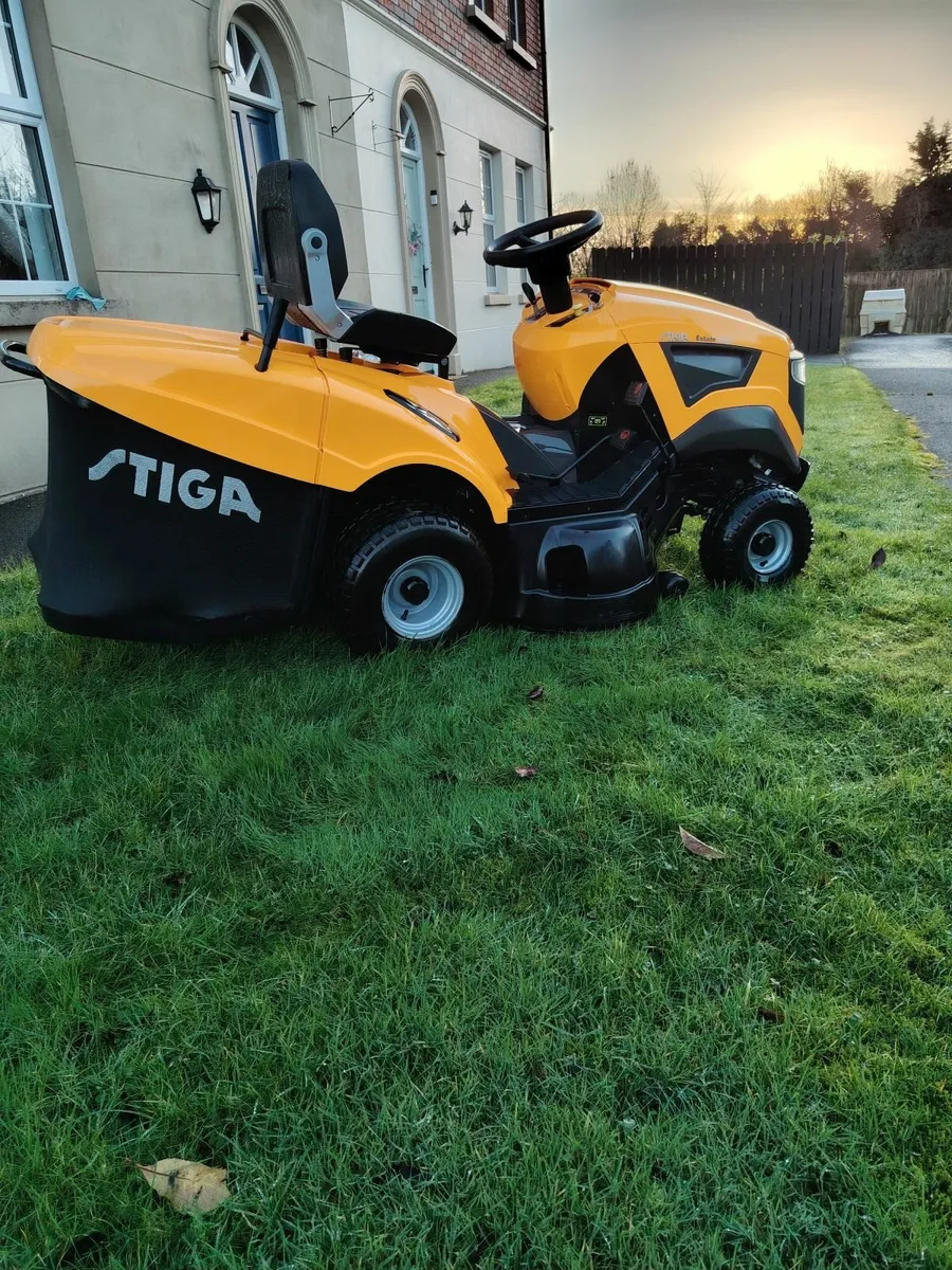 Stiga ride on lawnmower - Image 2