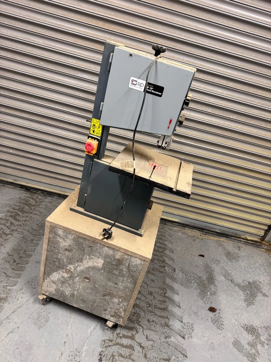 Workshop equipment - Image 1