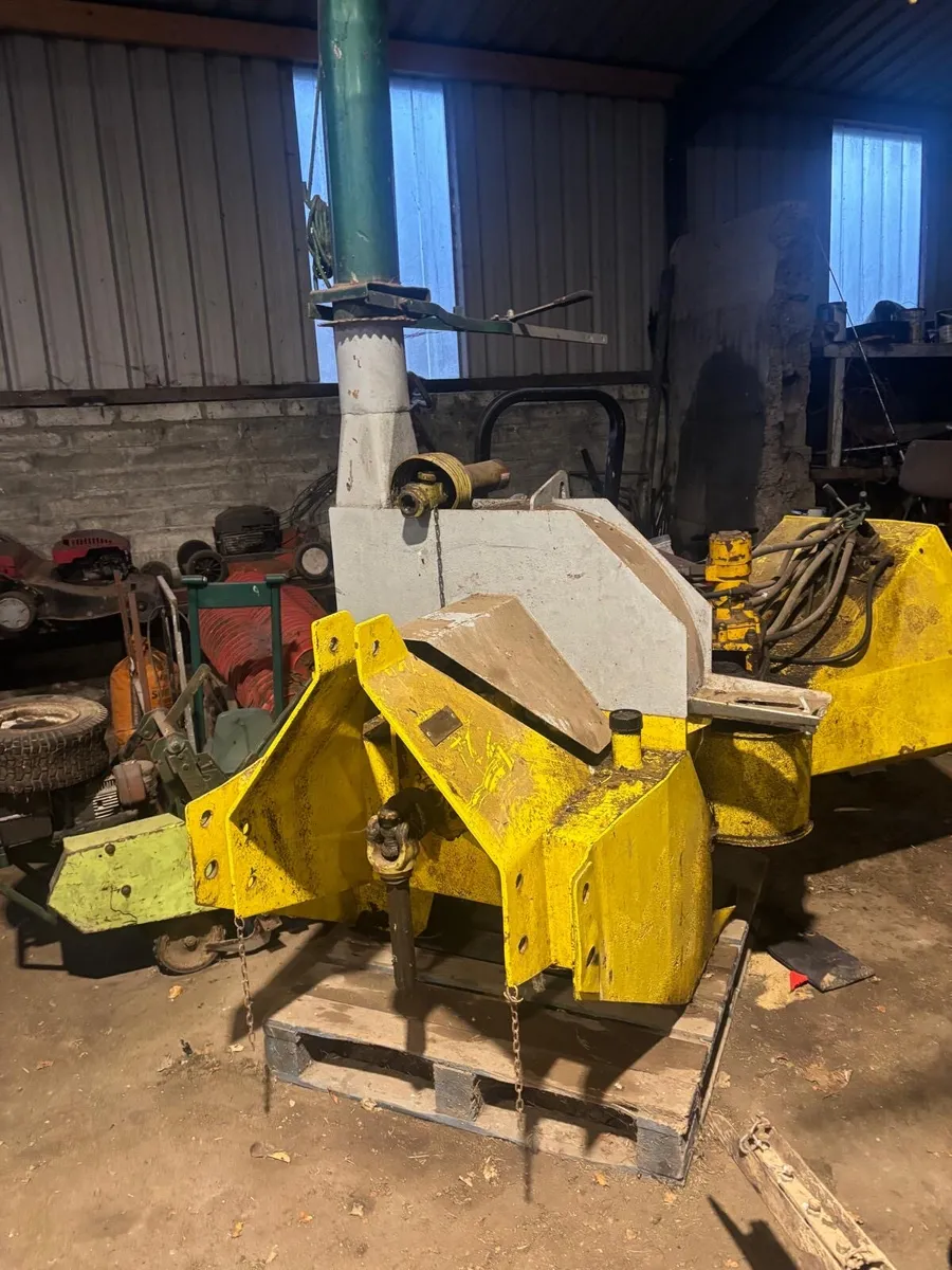 Turner wood chipper - Image 1