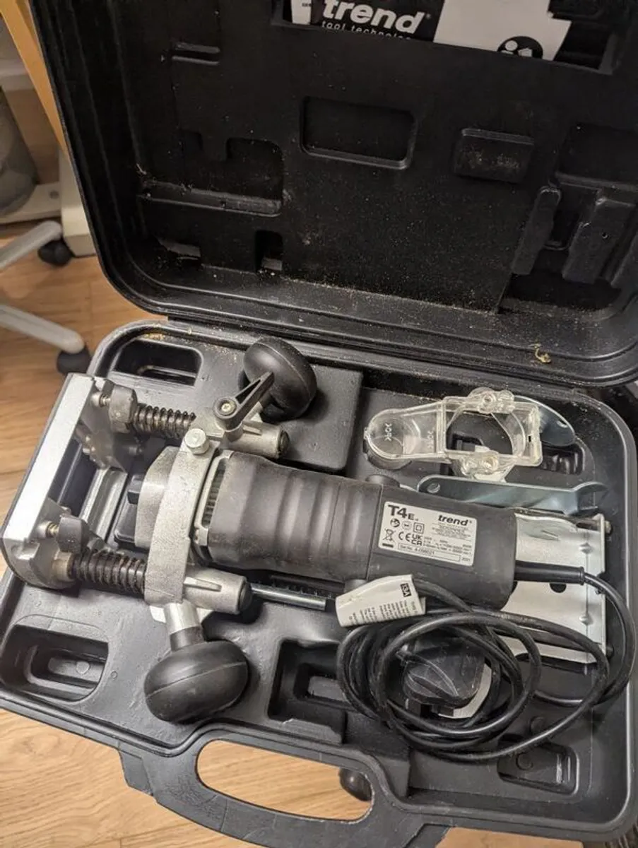 Trend T4 850W 1/4" Variable Speed Router 110V and 220V - Image 3