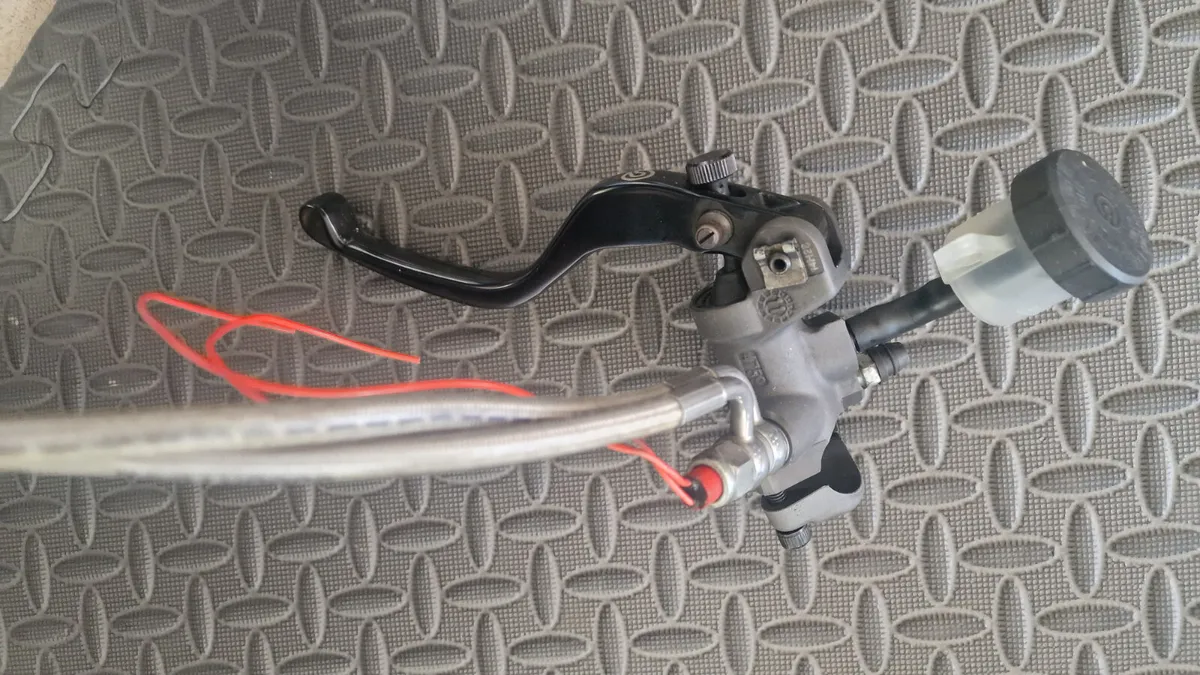 Brembo Master Cylinder/Reservoir and Hoses - Image 2