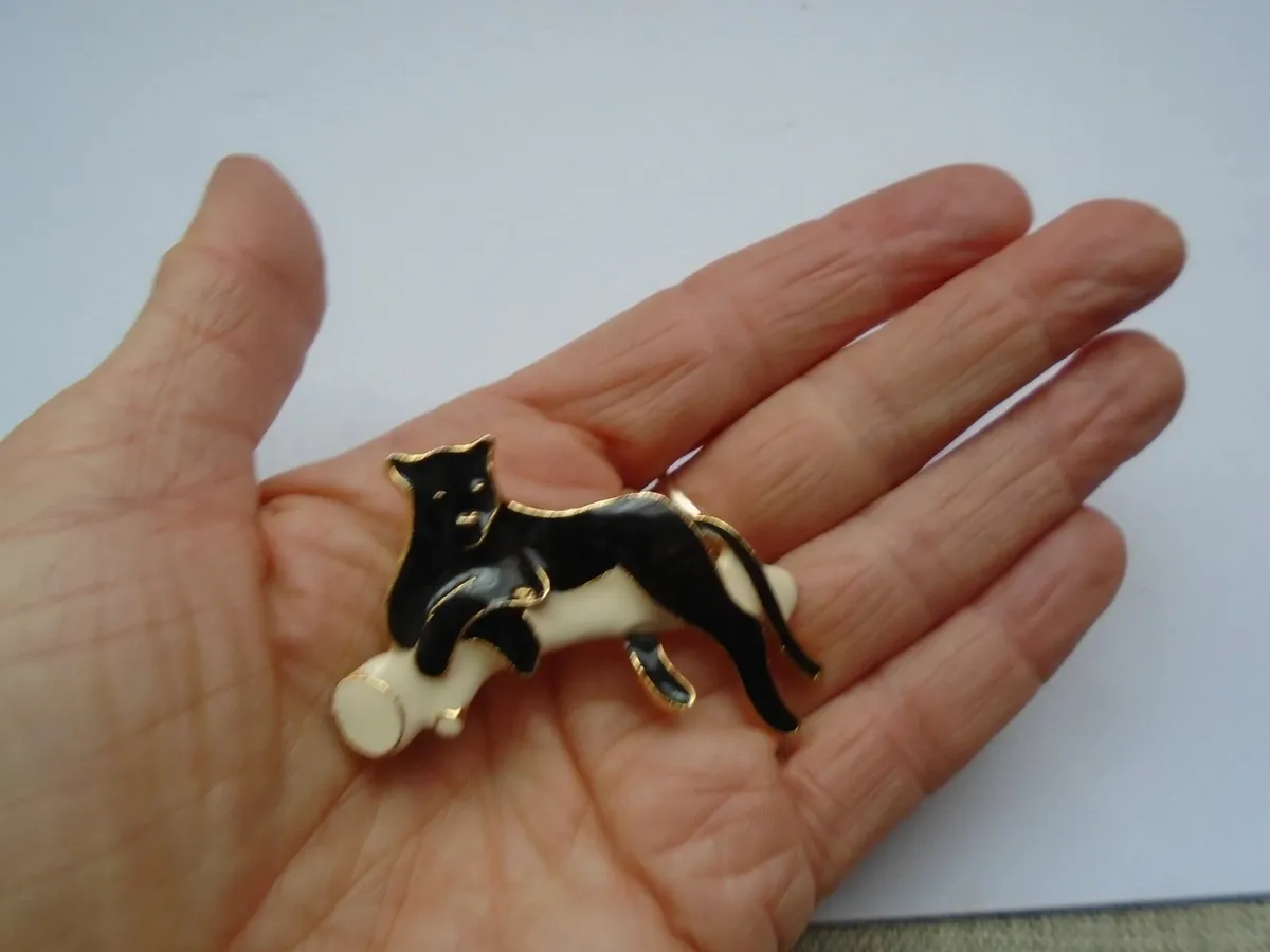 Enamel brooch, Jewellery, Brooch, gift - Image 4