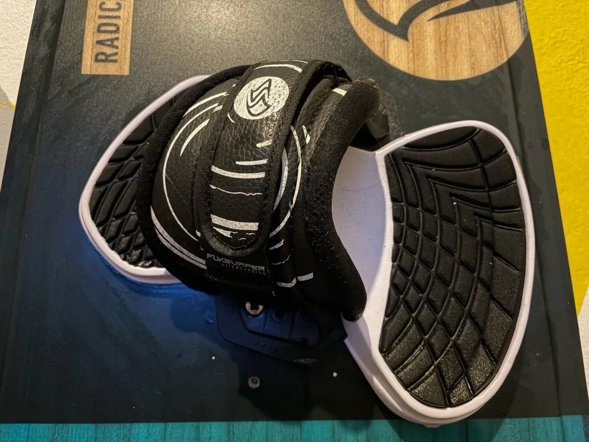 Radical 6 flysurfer kitesurf board - Image 3