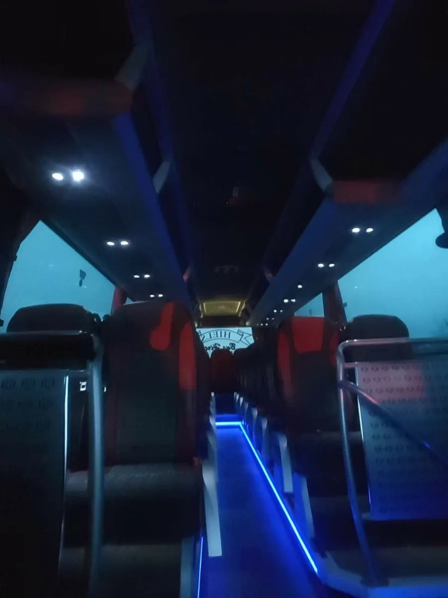 Mercedes unvi voyager - Image 3