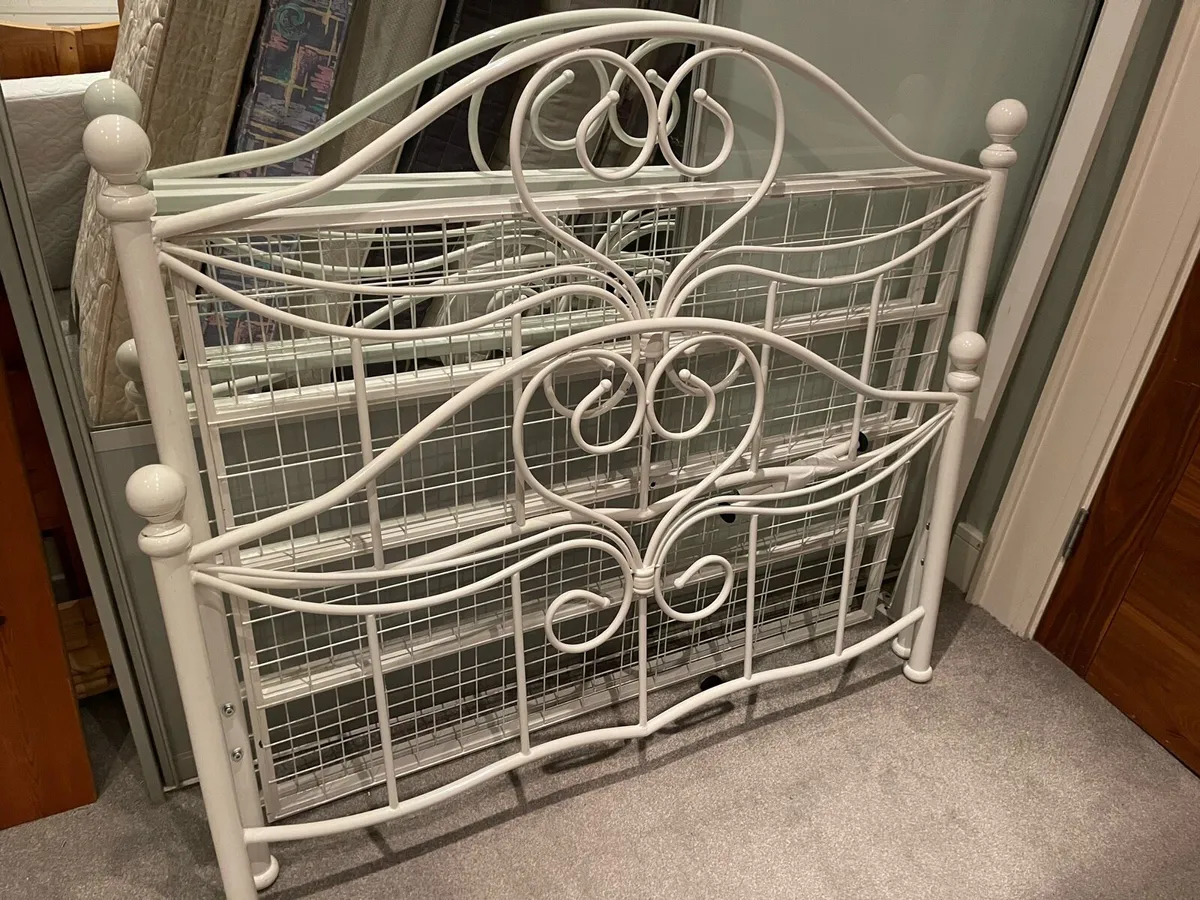 Beautiful 4 Foot Small Double White Metal Bed - Image 3
