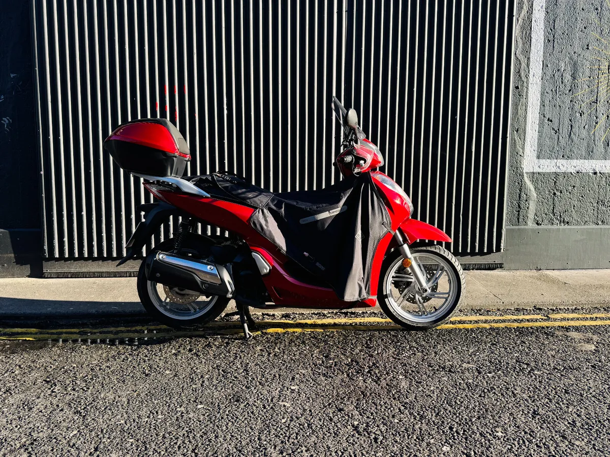 Honda SH 300 2016 - Image 2