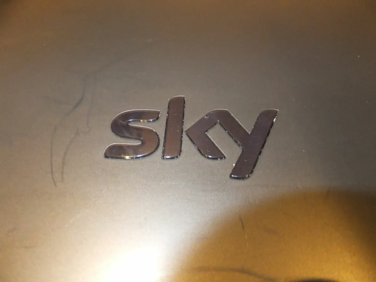 Sky + Box without remote - Image 4
