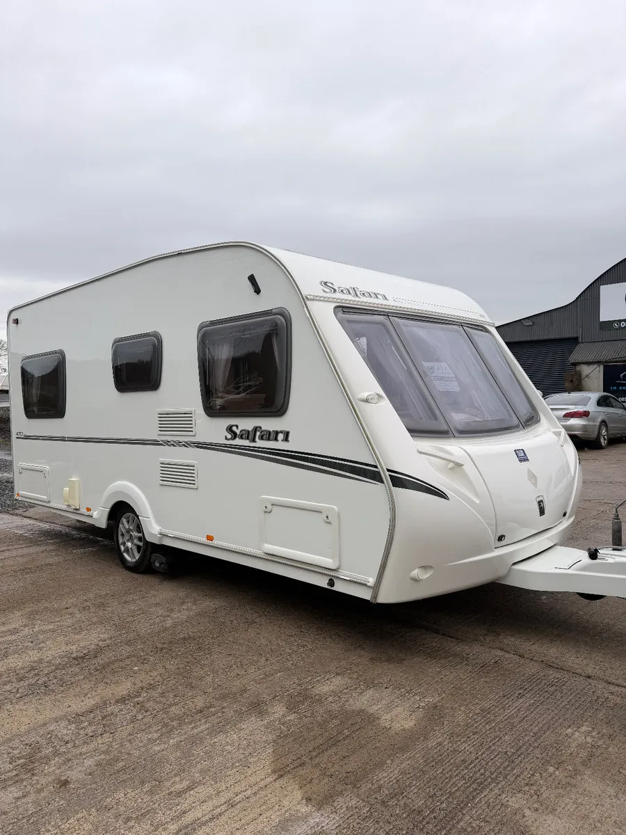 ⭐️2009 Swift Safari Fixed bed motor mover awning⭐️ - Image 2