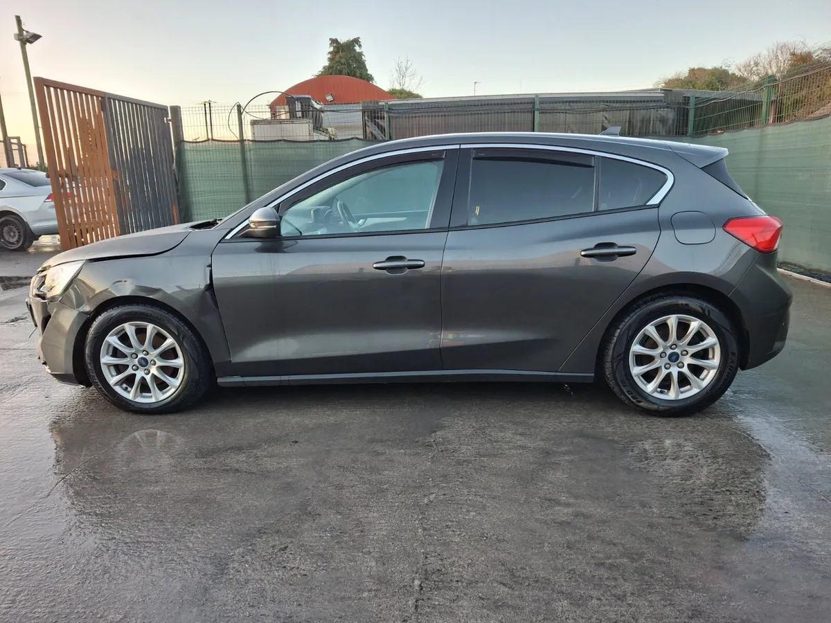 182 Ford Focus  Zetec  1.5 Diesel - Image 3