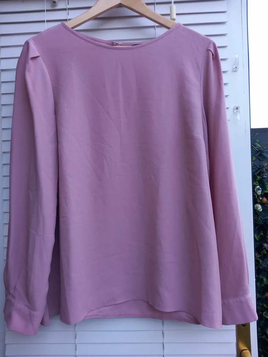 Bundle of 12 Womens tops - Image 3