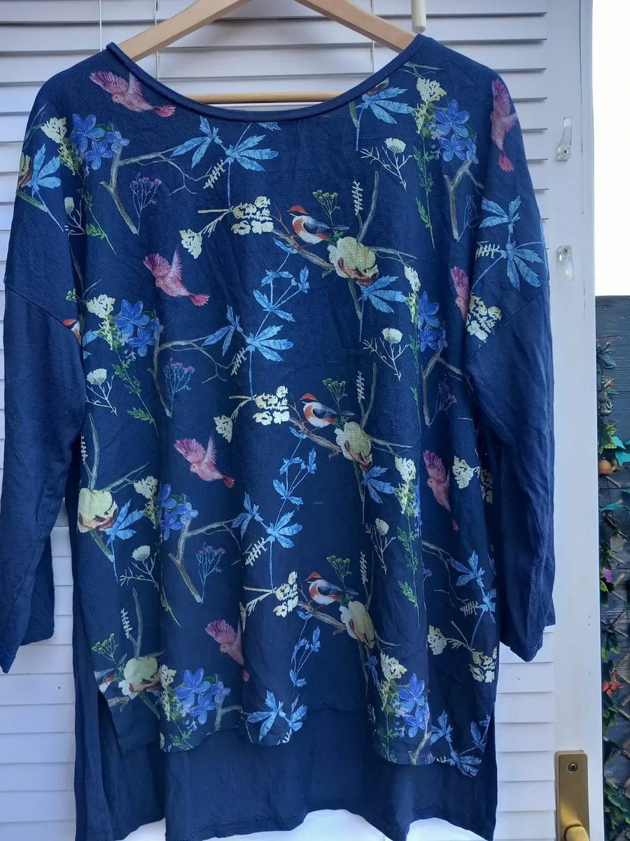 Bundle of 12 Womens tops - Image 2