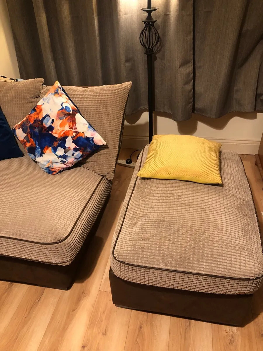 L shaped Couch with large pouffe - Image 4