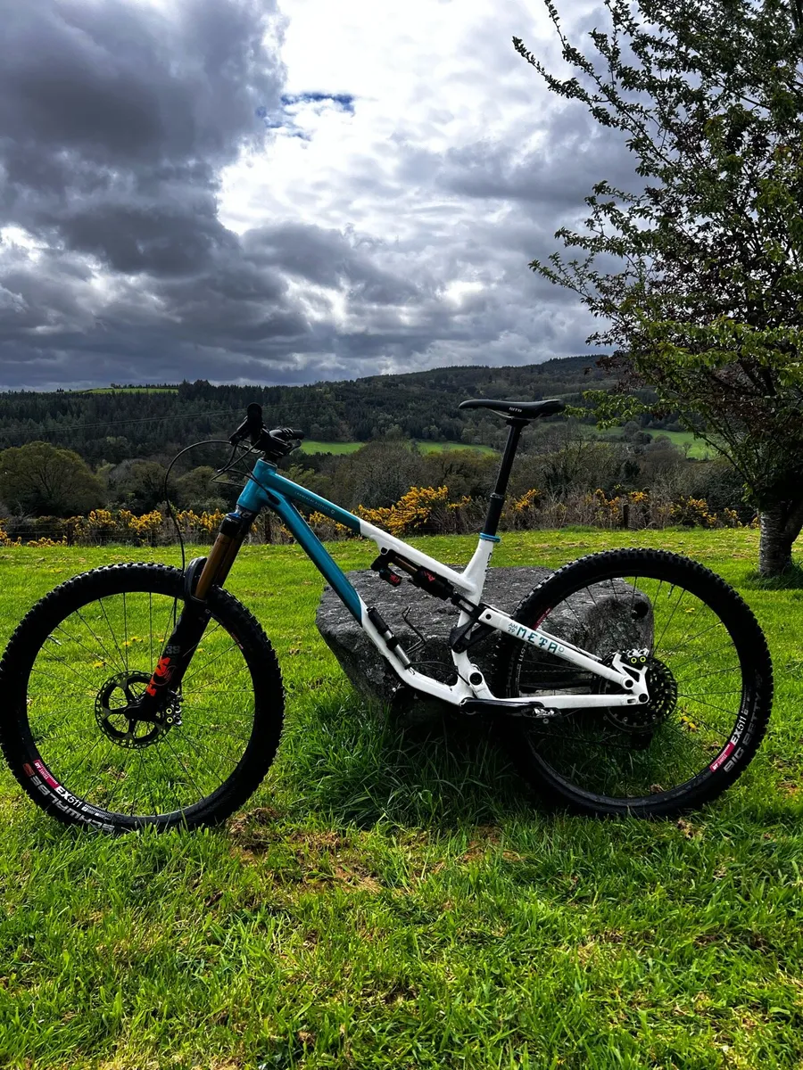 Commencal Meta AM29 Mountain Bike - Image 2