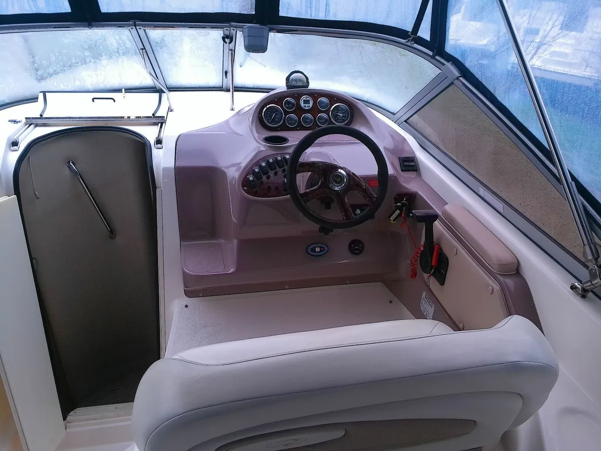 2004 Regal 2465 Commodore Diesel. - Image 3