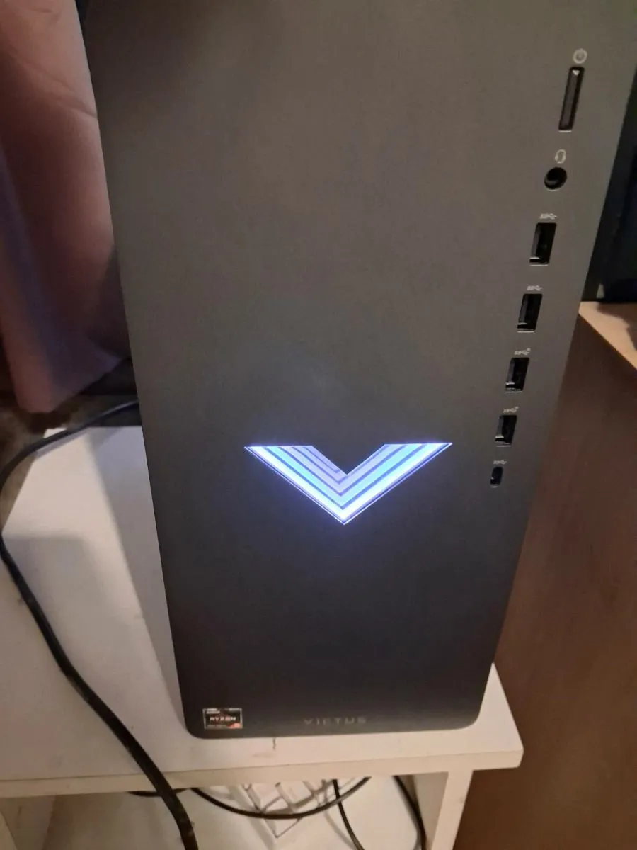 HP Victus 15L - Image 1