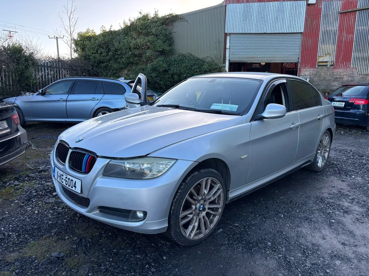 BMW 3 Series BREAKING - Image 1