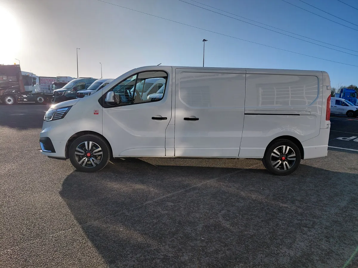 Renault Trafic 2025 170HP Auto - Image 4