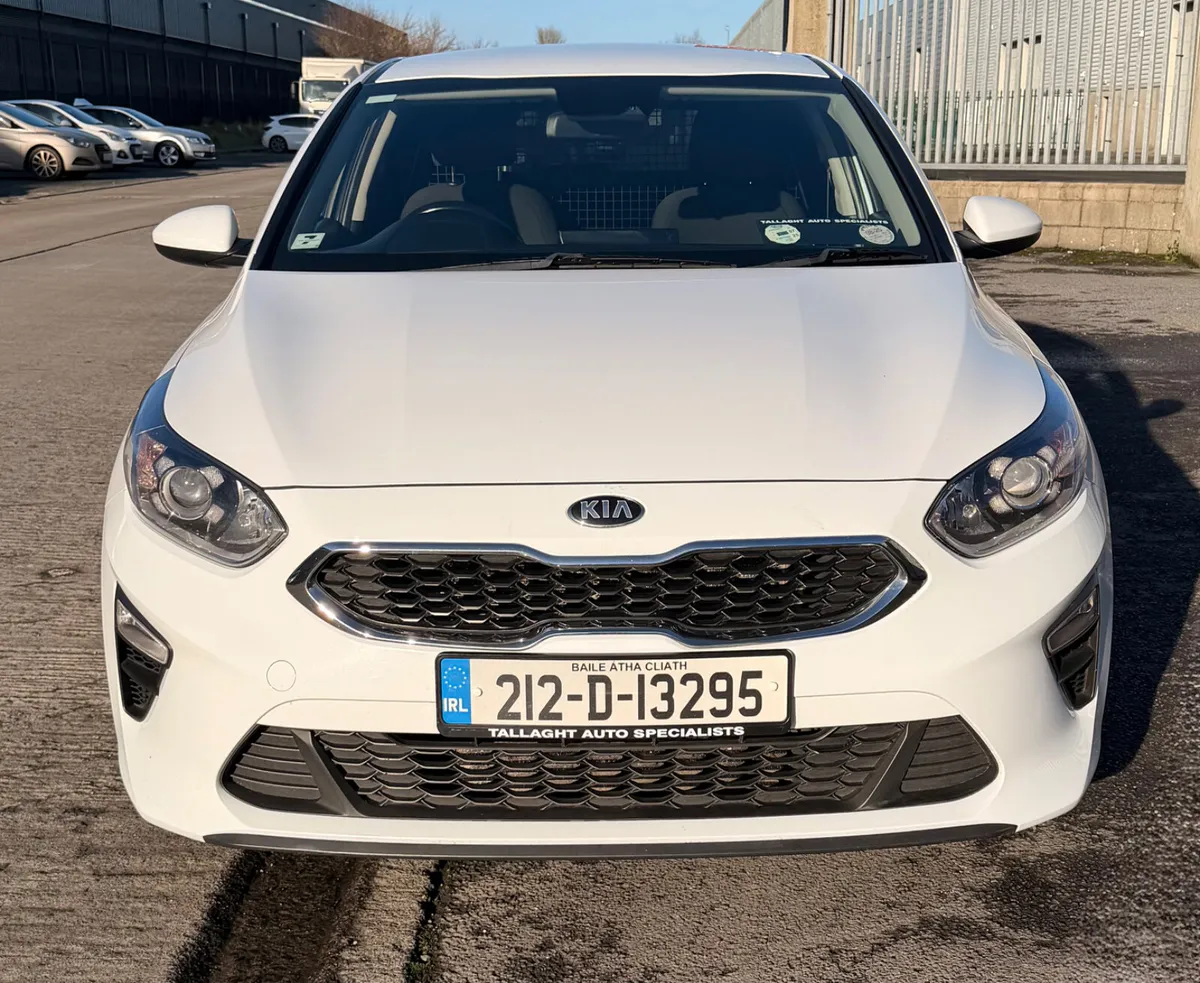 2021 Kia Ceed Commercial - Image 2