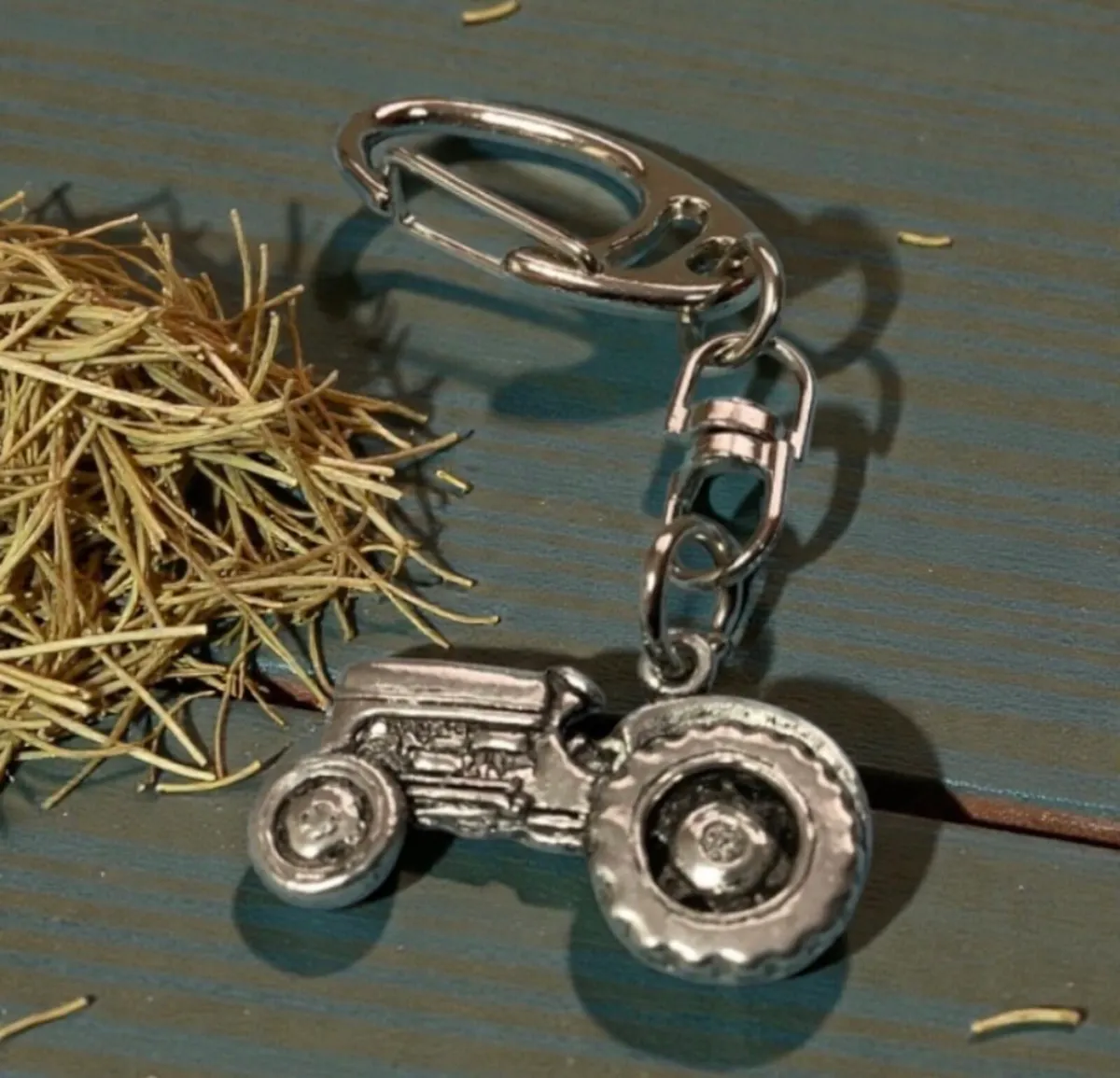 Tractor Keyring Silver Pewter Key Ring NEW - Image 1