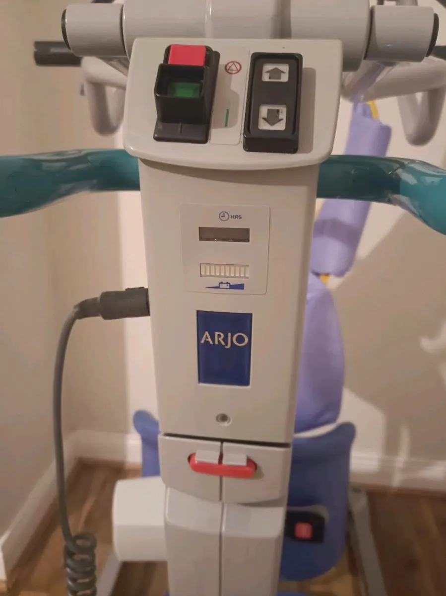 Patient hoist - Image 3