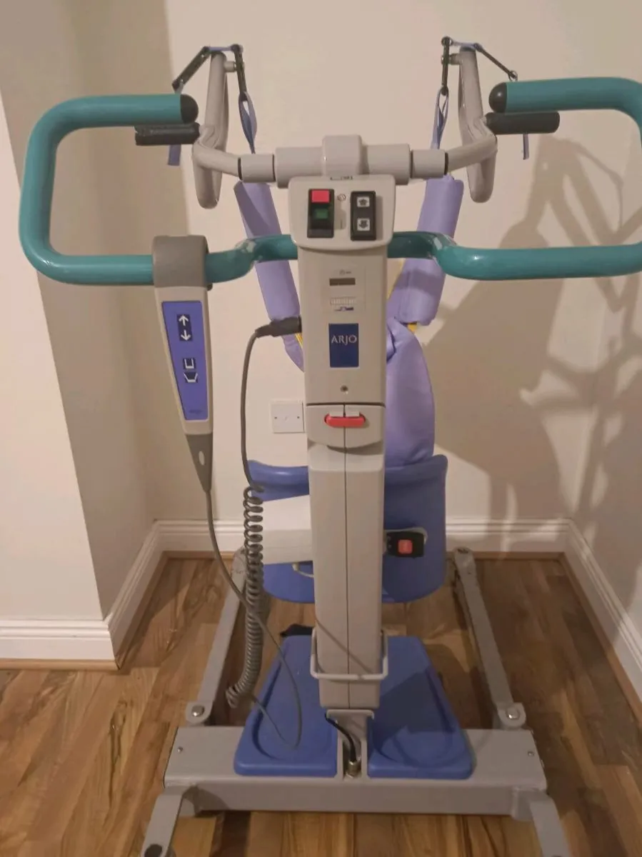 Patient hoist - Image 1