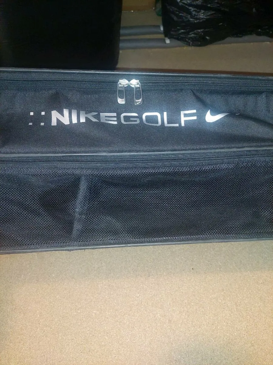 Nike golf suitcase - Image 1
