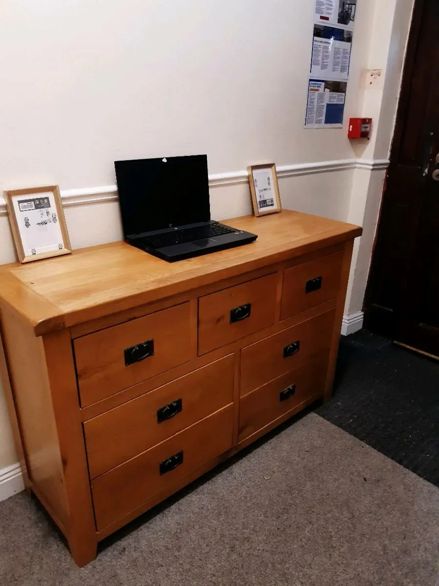 Oak side board - Image 1